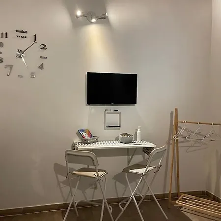 Le Colonne 14 * Bari